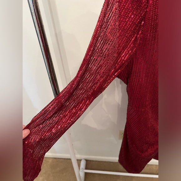 NWT RED SEQUINED  DRESS. Beautiful for Christmas, Valentines or just going out. - Picture 4 of 7